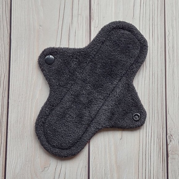 NEW! 8” Light Absorbency Liner, Reusable Cloth Pad - Red Crackle + Flames - Picture 4 of 5